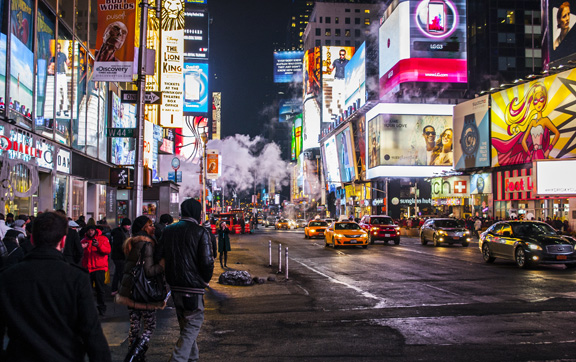 A photograph of the hustle and bustle of the "city that never sleeps", New York, USA.