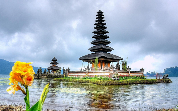 bali-temple-credt-robert-montgomery