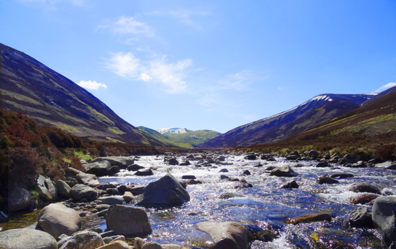 river-running-through-the-highlands