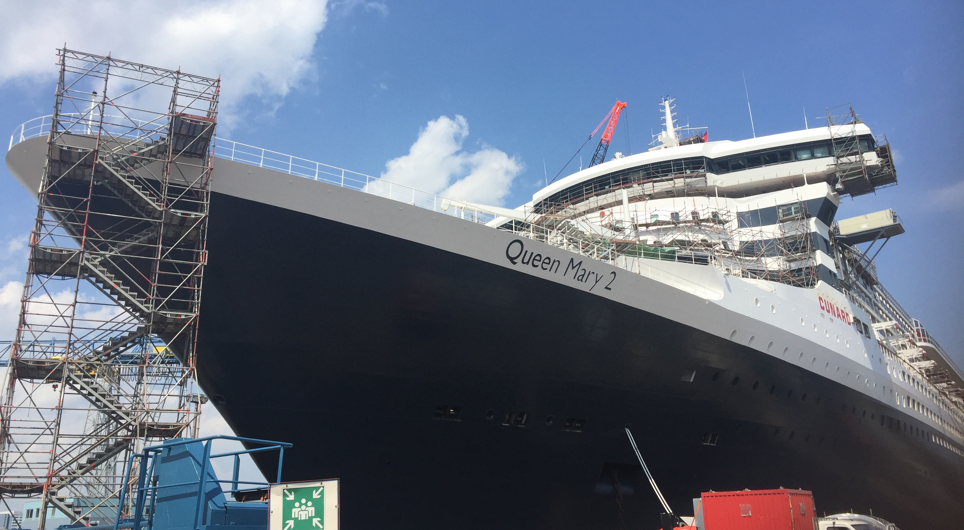 QM2 at the shipyard in Hamburg QM2 at the shipyard in Hamburg